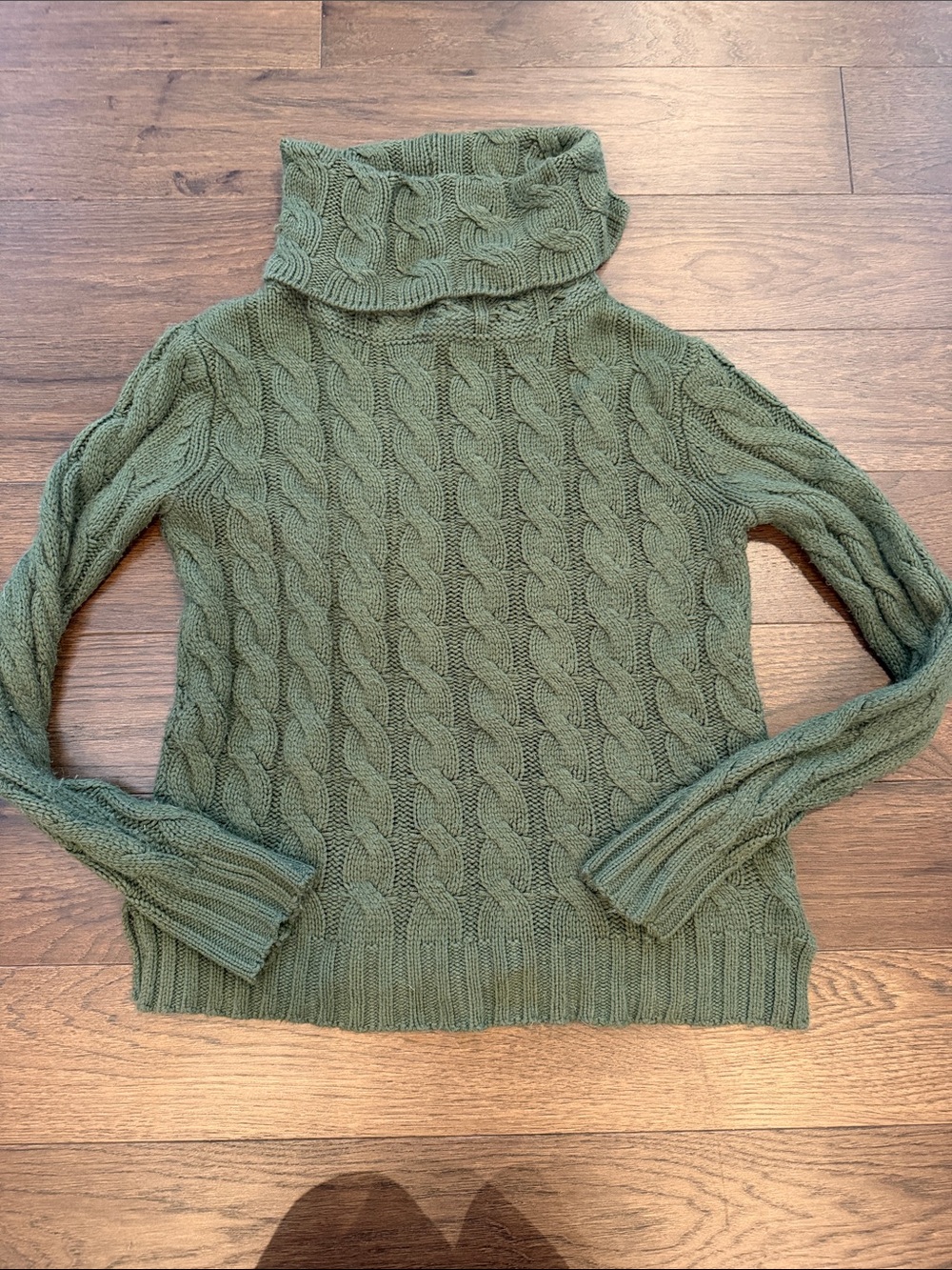 Ye Mak Olive Green Cable Turtleneck Sweater - Women’s Size Small - C27-139